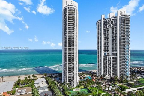 Condominio en venta en Sunny Isles Beach, Florida, 2 dormitorios, 119.75 m2 № 2063780 - foto 27