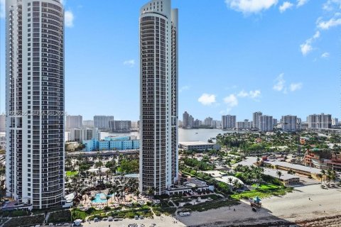 Condominio en venta en Sunny Isles Beach, Florida, 2 dormitorios, 119.75 m2 № 2063780 - foto 29