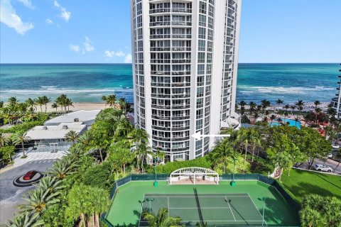 Condominio en venta en Sunny Isles Beach, Florida, 2 dormitorios, 119.75 m2 № 2063780 - foto 28