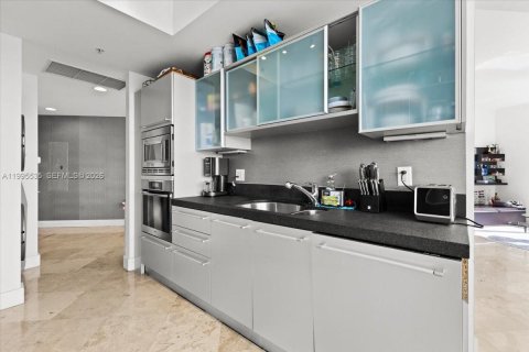 Condominio en venta en Sunny Isles Beach, Florida, 2 dormitorios, 119.75 m2 № 2063780 - foto 8
