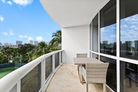 Condominio en venta en Sunny Isles Beach, Florida, 2 dormitorios, 119.75 m2 № 2063780 - foto 13
