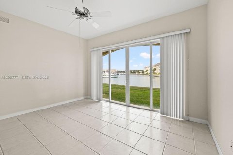 Copropriété à louer à St. Lucie, Floride: 2 chambres, 184.78 m2 № 2154606 - photo 13
