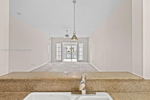 Copropriété à louer à St. Lucie, Floride: 2 chambres, 184.78 m2 № 2154606 - photo 6
