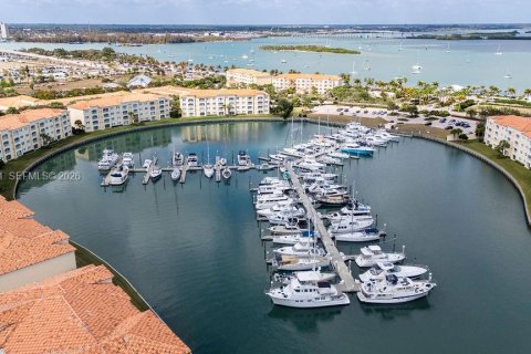 Condo à St. Lucie, Floride, 2 chambres  № 2154606