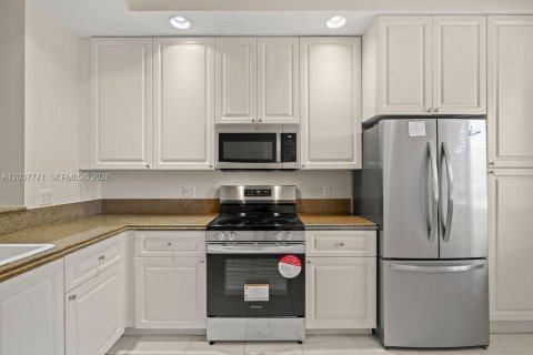 Copropriété à louer à St. Lucie, Floride: 2 chambres, 184.78 m2 № 2154606 - photo 7
