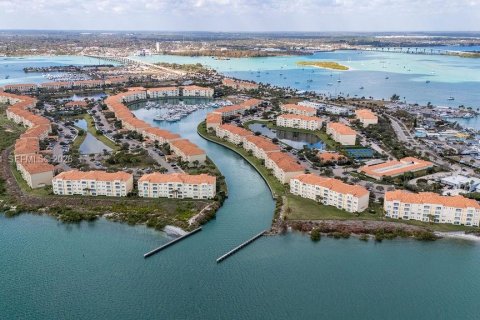 Copropriété à louer à St. Lucie, Floride: 2 chambres, 184.78 m2 № 2154606 - photo 2