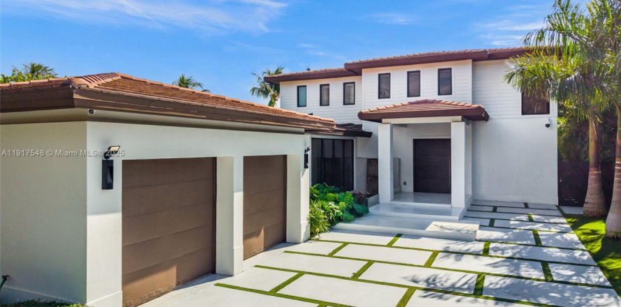 Дом в Майами-Бич, Флорида 5 спален, 399.02м2 № 1973160