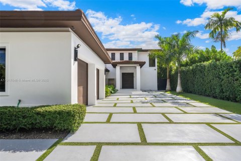 Купить виллу или дом в Майами-Бич, Флорида 5 спален, 399.02м2, № 1973160 - фото 2