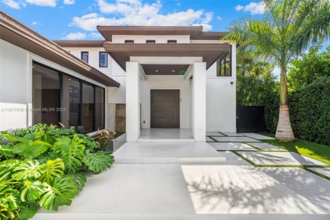 Купить виллу или дом в Майами-Бич, Флорида 5 спален, 399.02м2, № 1973160 - фото 3