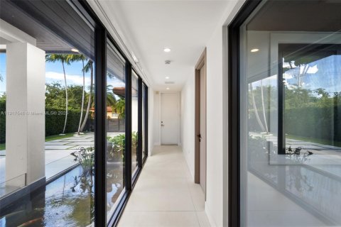 Купить виллу или дом в Майами-Бич, Флорида 5 спален, 399.02м2, № 1973160 - фото 18