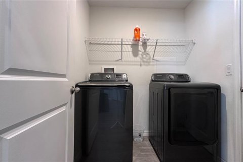 Casa en alquiler en Davenport, Florida, 3 dormitorios, 124.49 m2 № 1608716 - foto 16