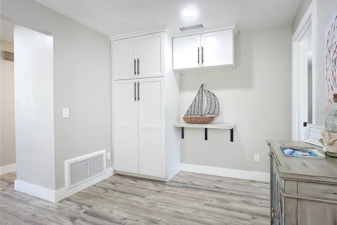 Casa en alquiler en New Smyrna Beach, Florida, 3 dormitorios, 142.6 m2 № 1904469 - foto 7
