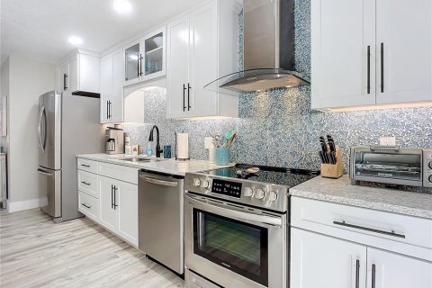 Casa en alquiler en New Smyrna Beach, Florida, 3 dormitorios, 142.6 m2 № 1904469 - foto 9