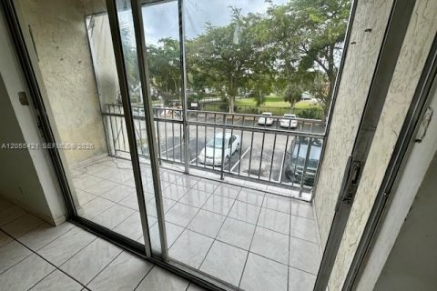 Copropriété à louer à Lauderhill, Floride: 1 chambre, 74.32 m2 № 2248739 - photo 7