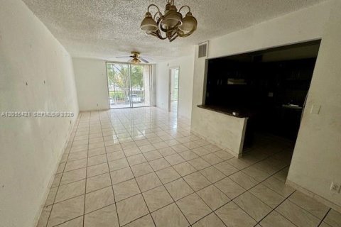 Copropriété à louer à Lauderhill, Floride: 1 chambre, 74.32 m2 № 2248739 - photo 5