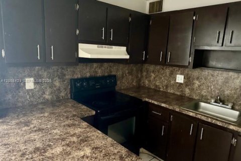 Copropriété à louer à Lauderhill, Floride: 1 chambre, 74.32 m2 № 2248739 - photo 2