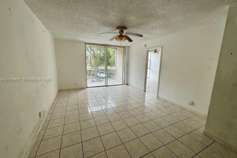 Copropriété à louer à Lauderhill, Floride: 1 chambre, 74.32 m2 № 2248739 - photo 6