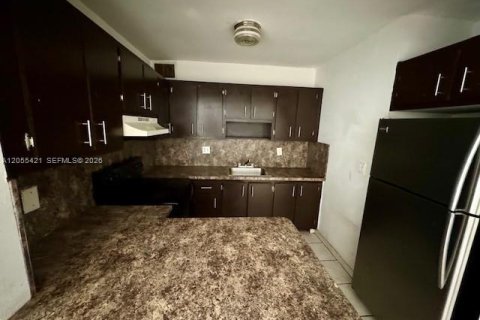 Copropriété à louer à Lauderhill, Floride: 1 chambre, 74.32 m2 № 2248739 - photo 3