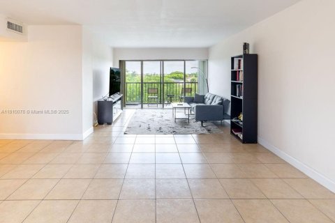 Купить кондоминиум в Майами, Флорида 3 спальни, 141.21м2, № 2015747 - фото 4