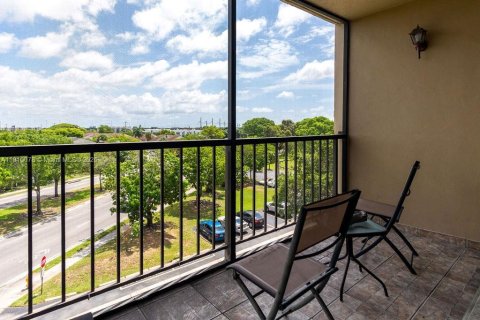 Купить кондоминиум в Майами, Флорида 3 спальни, 141.21м2, № 2015747 - фото 22