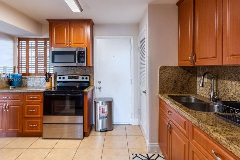 Купить кондоминиум в Майами, Флорида 3 спальни, 141.21м2, № 2015747 - фото 13