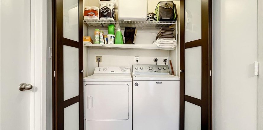 Condo in Pompano Beach, Florida, 2 bedrooms № 927770