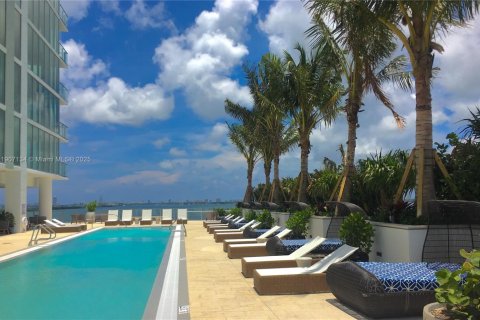 Copropriété à louer à Miami, Floride: 2 chambres, 98.48 m2 № 1963817 - photo 2