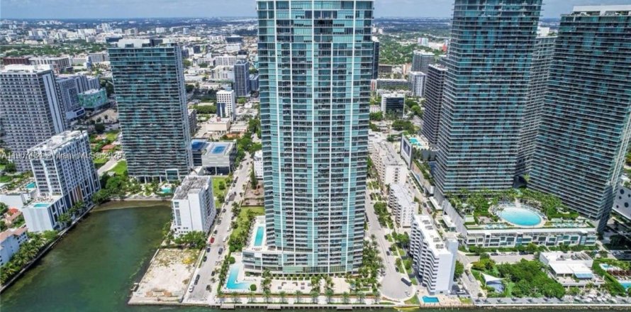 Condo à Miami, Floride, 2 chambres  № 1963817