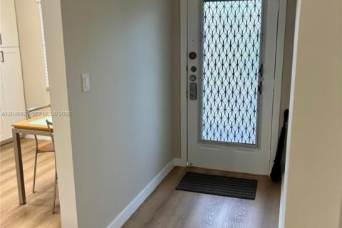 Copropriété à louer à Pembroke Pines, Floride: 2 chambres, 110.74 m2 № 2180040 - photo 24