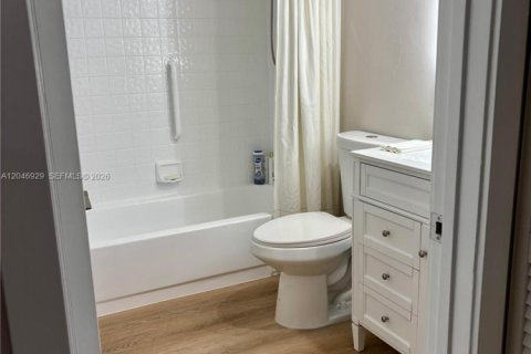 Copropriété à louer à Pembroke Pines, Floride: 2 chambres, 110.74 m2 № 2180040 - photo 21