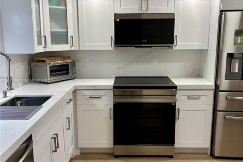 Copropriété à louer à Pembroke Pines, Floride: 2 chambres, 110.74 m2 № 2180040 - photo 4