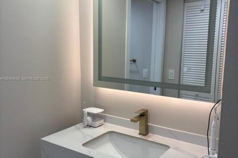 Copropriété à louer à Pembroke Pines, Floride: 2 chambres, 110.74 m2 № 2180040 - photo 9