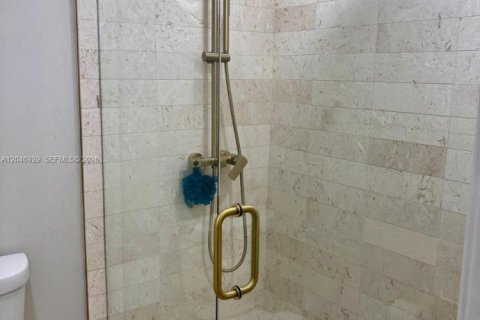 Copropriété à louer à Pembroke Pines, Floride: 2 chambres, 110.74 m2 № 2180040 - photo 11
