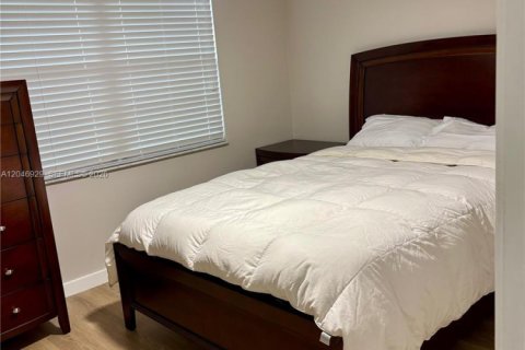 Copropriété à louer à Pembroke Pines, Floride: 2 chambres, 110.74 m2 № 2180040 - photo 14