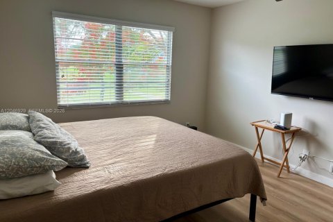 Copropriété à louer à Pembroke Pines, Floride: 2 chambres, 110.74 m2 № 2180040 - photo 19