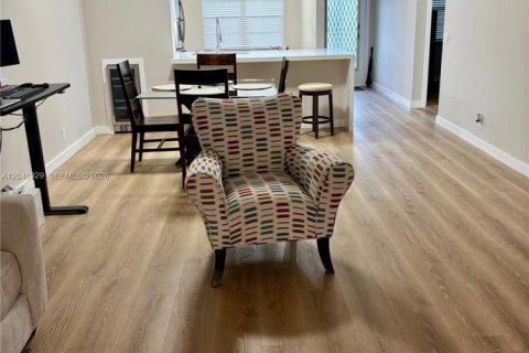 Condo à Pembroke Pines, Floride, 2 chambres  № 2180040