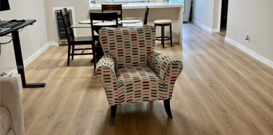Condo à Pembroke Pines, Floride, 2 chambres  № 2180040