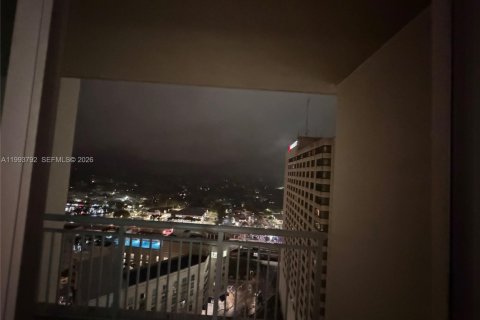 Apartamento en alquiler en Miami, Florida, 1 dormitorio, 74.04 m2 № 2055495 - foto 5