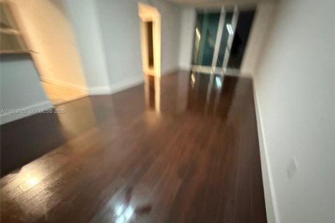 Apartamento en alquiler en Miami, Florida, 1 dormitorio, 74.04 m2 № 2055495 - foto 2