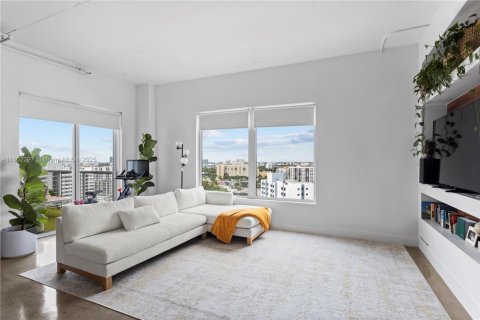 Condo in Miami, Florida, 2 bedrooms  № 1727461 - photo 4