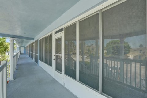 Купить кондоминиум в Лайтхаус-Пойнт, Флорида 3 комнаты, 77.11м2, № 2246327 - фото 8