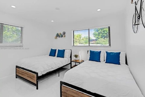 House in Miami, Florida 3 bedrooms, 127.46 sq.m. № 1939660 - photo 14