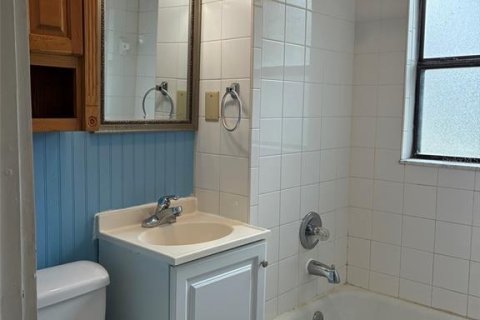 Villa ou maison à louer à Eustis, Floride: 2 chambres, 64.66 m2 № 2413912 - photo 5
