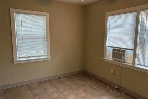 Villa ou maison à louer à Eustis, Floride: 2 chambres, 64.66 m2 № 2413912 - photo 11