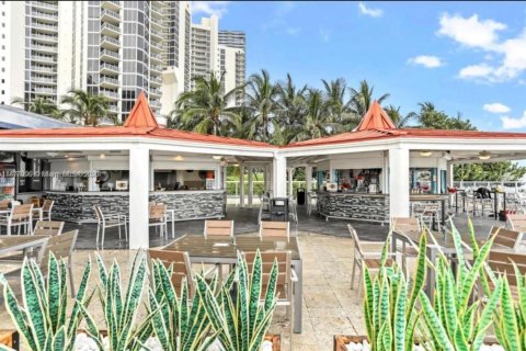 Condominio en alquiler en Sunny Isles Beach, Florida, 33.44 m2 № 1923857 - foto 20