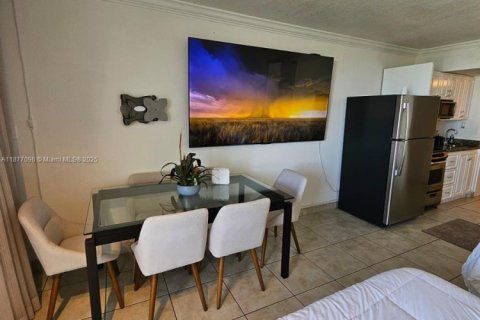 Condominio en alquiler en Sunny Isles Beach, Florida, 33.44 m2 № 1923857 - foto 8