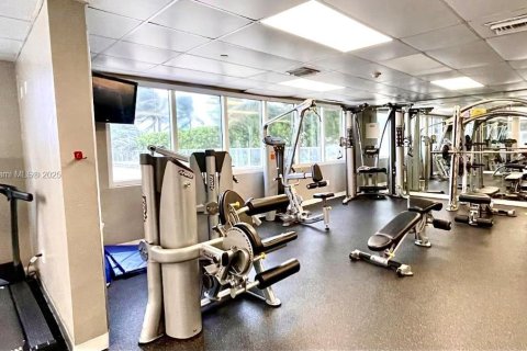 Condominio en alquiler en Sunny Isles Beach, Florida, 33.44 m2 № 1923857 - foto 30