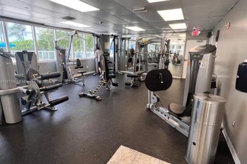 Condominio en alquiler en Sunny Isles Beach, Florida, 33.44 m2 № 1923857 - foto 26