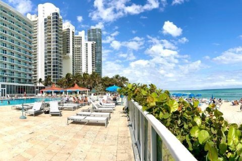 Condominio en alquiler en Sunny Isles Beach, Florida, 33.44 m2 № 1923857 - foto 13