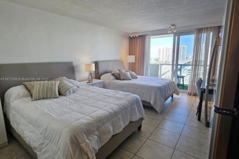 Condominio en alquiler en Sunny Isles Beach, Florida, 33.44 m2 № 1923857 - foto 6